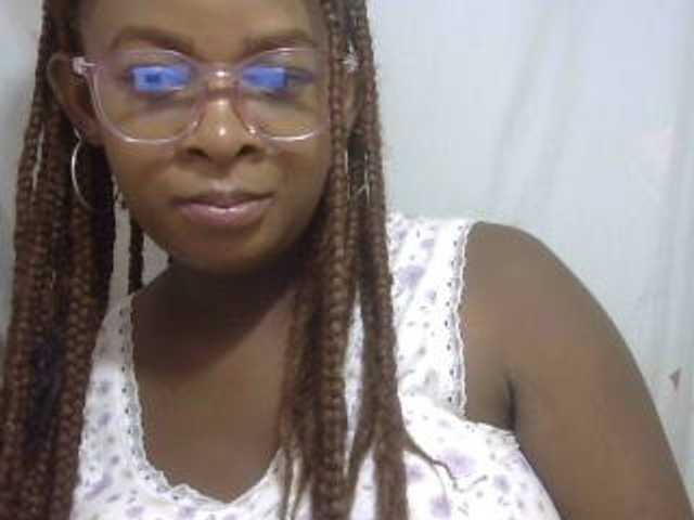 Love-Sexya live cam on BongaCams
