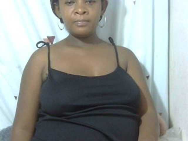 Love-Sexya live cam on BongaCams