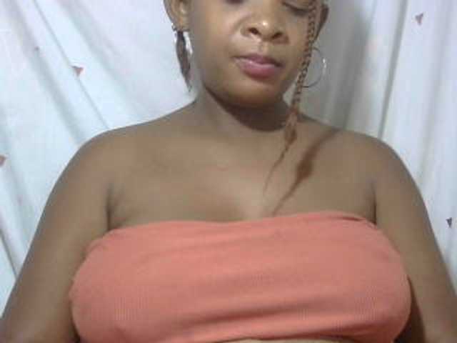 Love-Sexya live cam on BongaCams