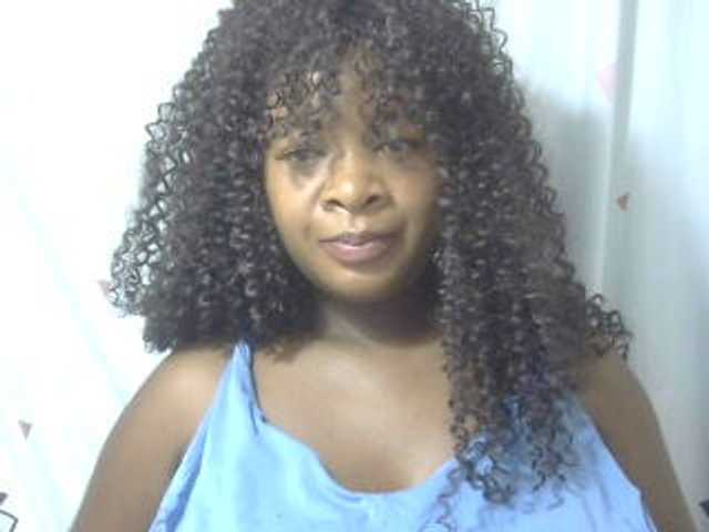 Love-Sexya live cam on BongaCams