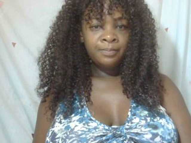 Love-Sexya live cam on BongaCams