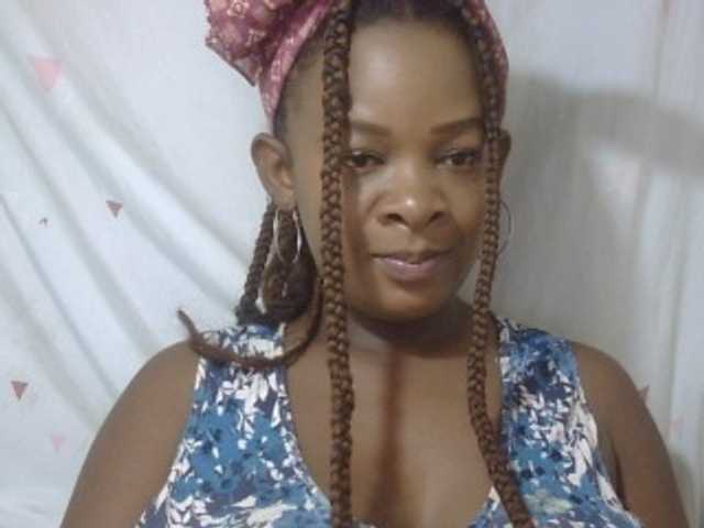 Love-Sexya live cam on BongaCams