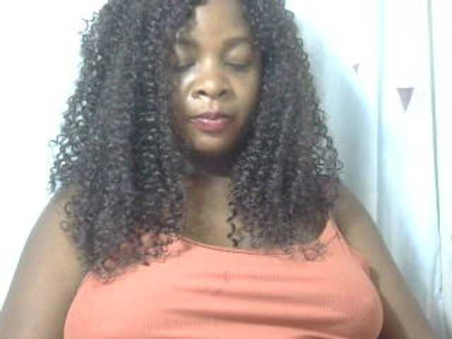Love-Sexya live cam on BongaCams