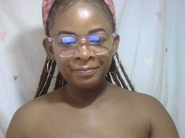 Love-Sexya live cam on BongaCams