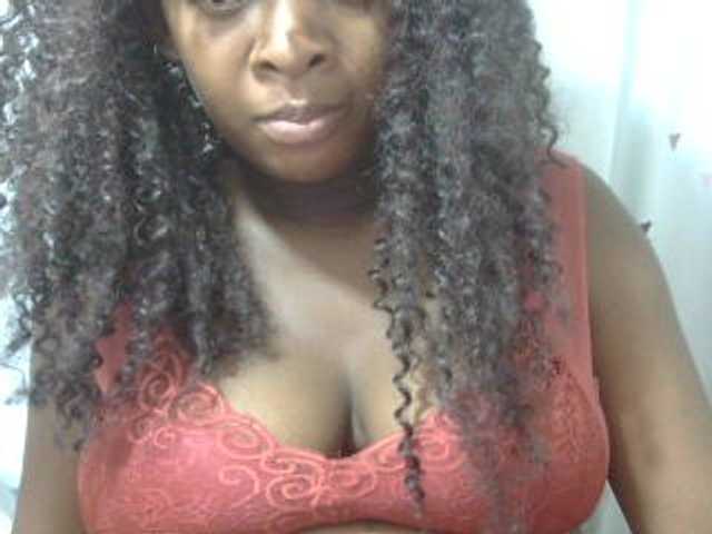 Love-Sexya live cam on BongaCams