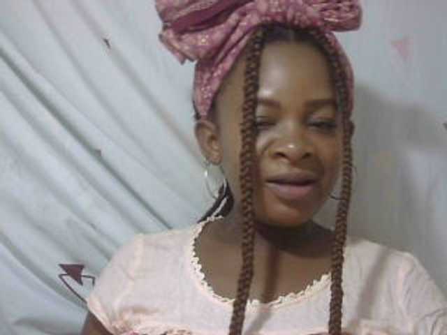 Love-Sexya live cam on BongaCams