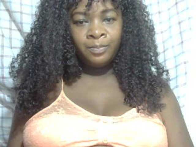 Love-Sexya live cam on BongaCams