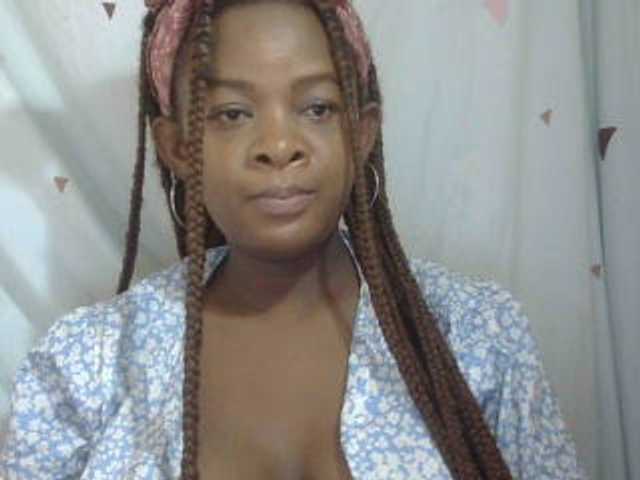 Love-Sexya live cam on BongaCams