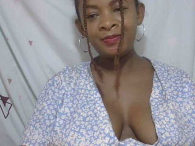 Love-Sexya live cam on BongaCams