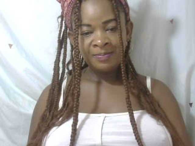 Love-Sexya live cam on BongaCams