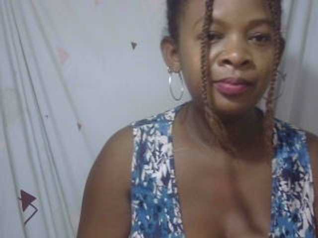 Love-Sexya live cam on BongaCams