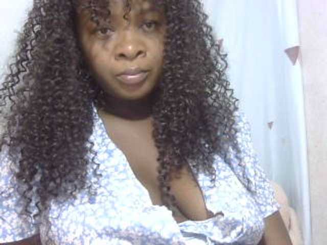 Love-Sexya live cam on BongaCams