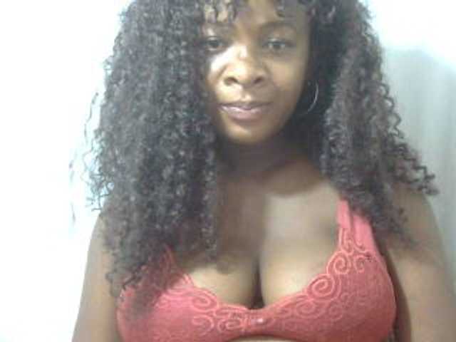 Love-Sexya live cam on BongaCams