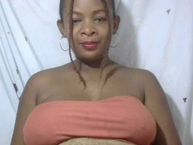 Love-Sexya live cam on BongaCams