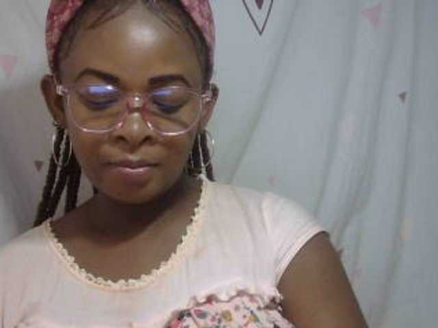 Love-Sexya live cam on BongaCams