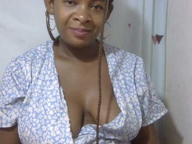 Love-Sexya webcam bongacams model stream image