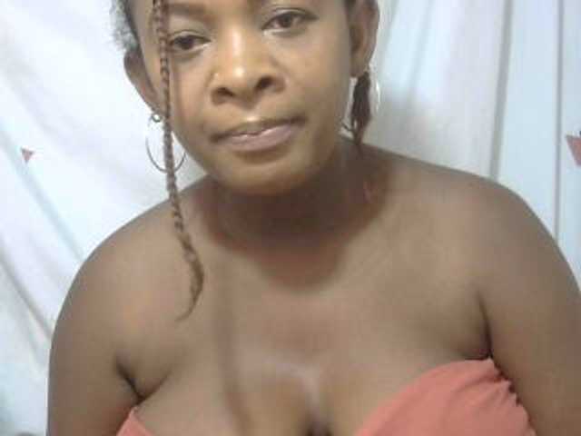 Love-Sexya live cam on BongaCams