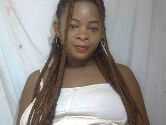 Love-Sexya live cam on BongaCams
