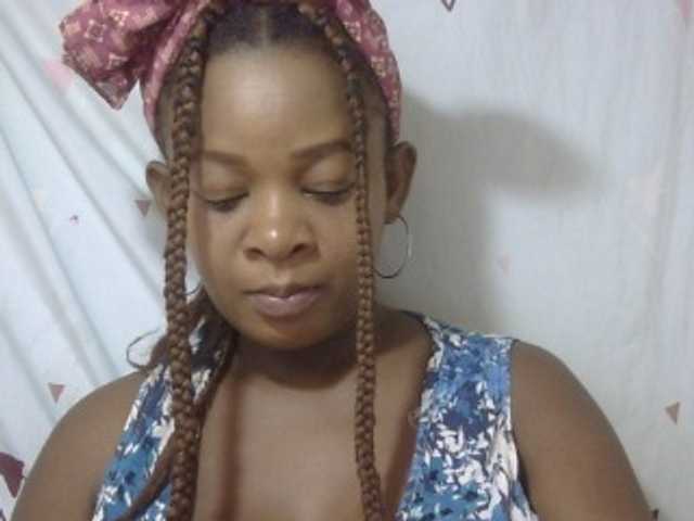 Love-Sexya live cam on BongaCams