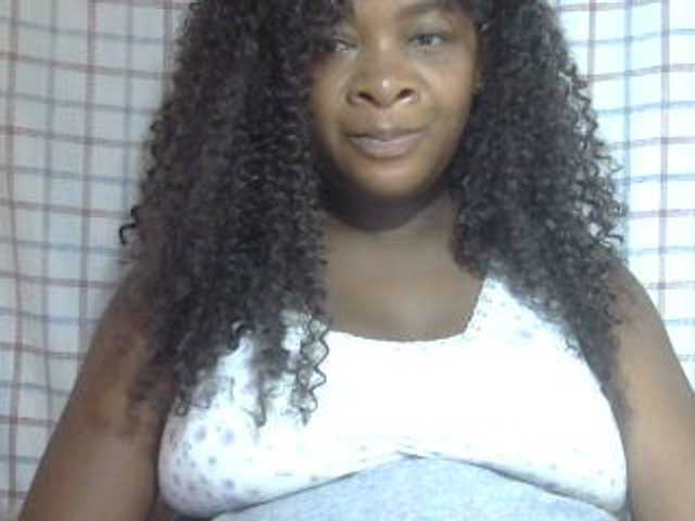 Love-Sexya live cam on BongaCams