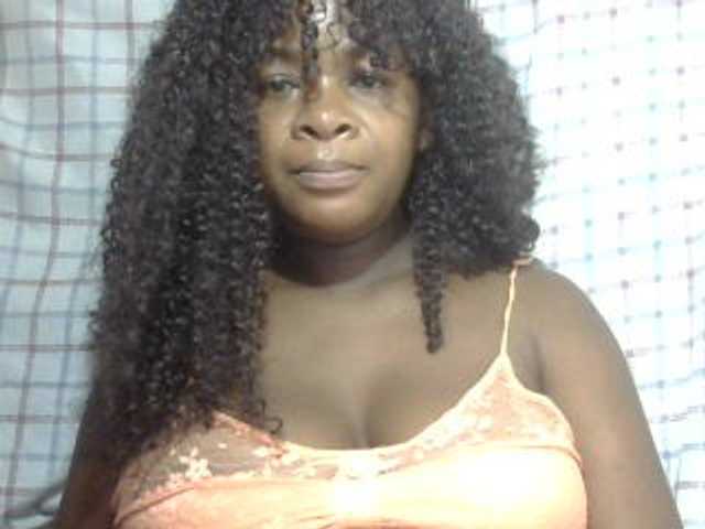 Love-Sexya live cam on BongaCams