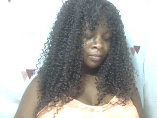 Love-Sexya live cam on BongaCams