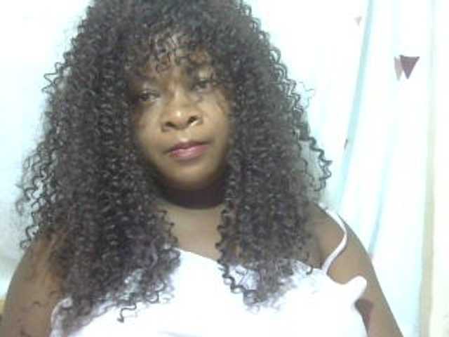 Love-Sexya live cam on BongaCams