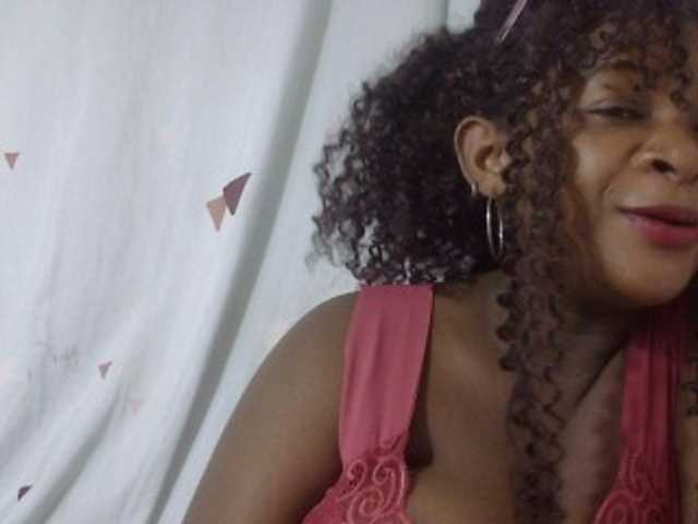 Love-Sexya live cam on BongaCams