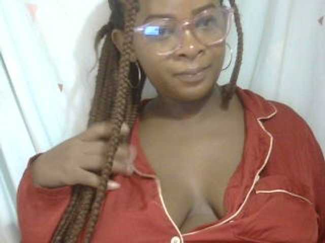 Love-Sexya live cam on BongaCams