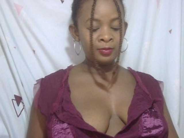 Love-Sexya live cam on BongaCams