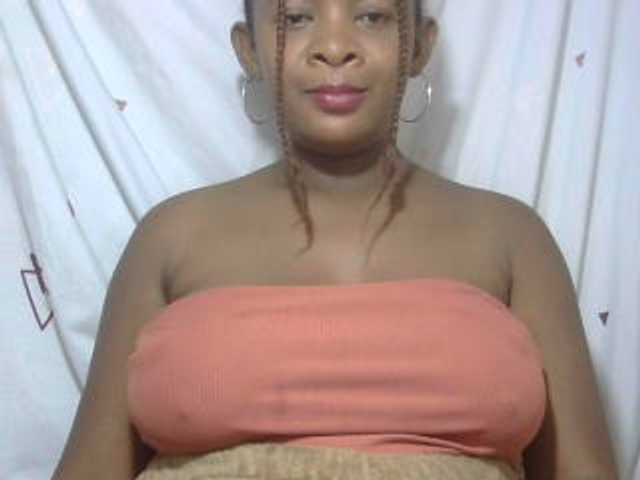 Love-Sexya live cam on BongaCams