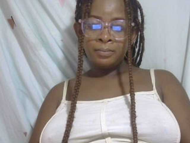 Love-Sexya live cam on BongaCams