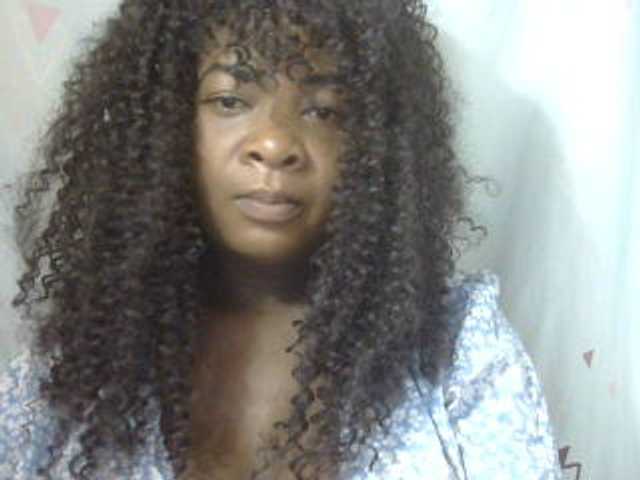 Love-Sexya live cam on BongaCams