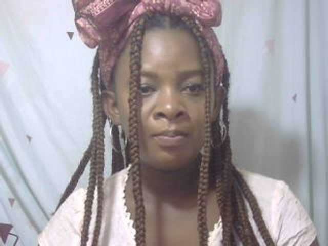 Love-Sexya live cam on BongaCams