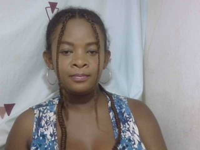 Love-Sexya live cam on BongaCams