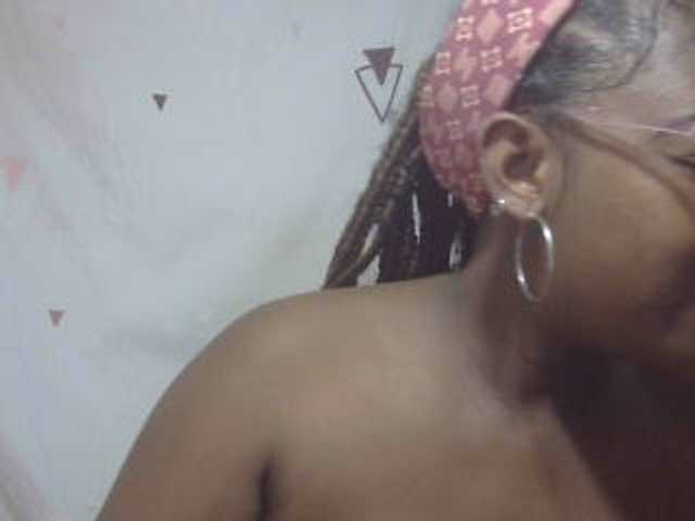 Love-Sexya live cam on BongaCams