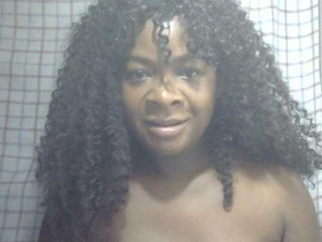 le modèle Love-Sexya est en webcam porno dans un show sur le site bongacams, il possède les tags suivants: Ebony,Redhead,Shaved