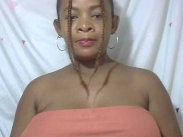 Love-Sexya live cam on BongaCams