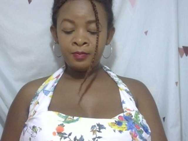 Love-Sexya live cam on BongaCams