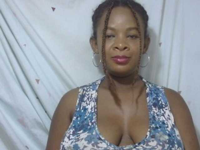 Love-Sexya live cam on BongaCams