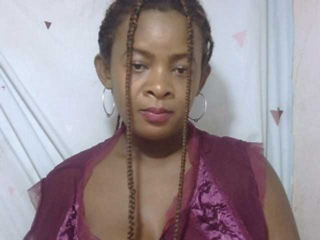 Love-Sexya live cam on BongaCams