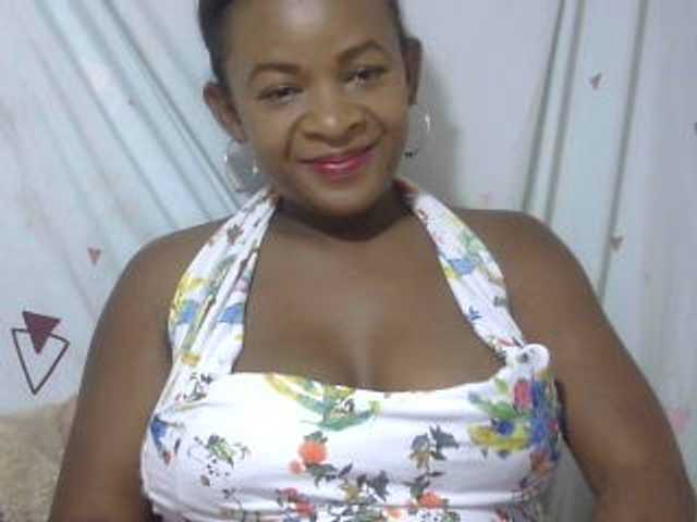 Love-Sexya live cam on BongaCams