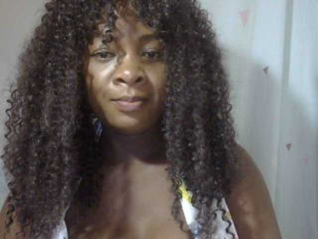 Love-Sexya live cam on BongaCams