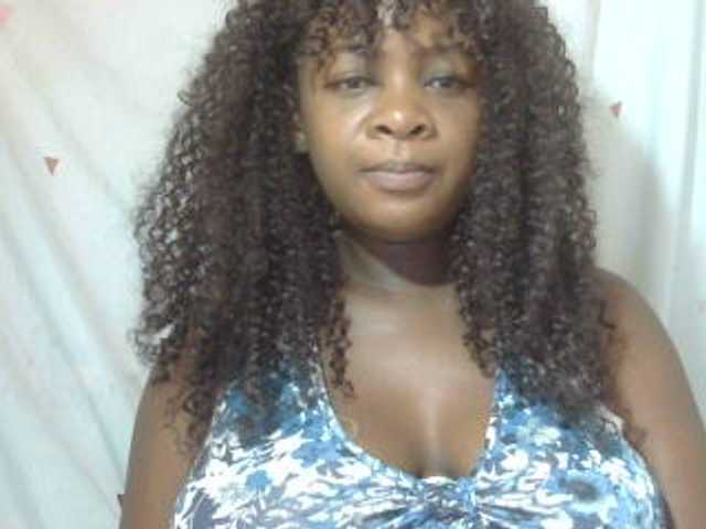 Love-Sexya live cam on BongaCams