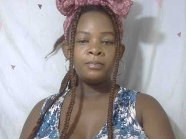 Love-Sexya live cam on BongaCams