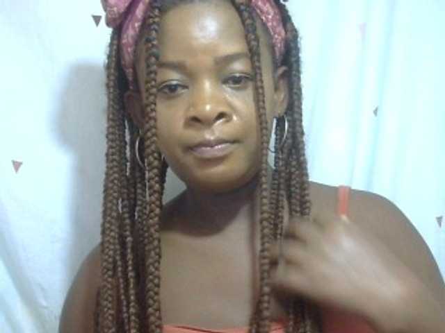 Love-Sexya live cam on BongaCams