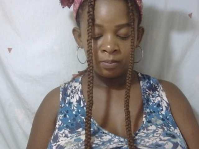 Love-Sexya live cam on BongaCams