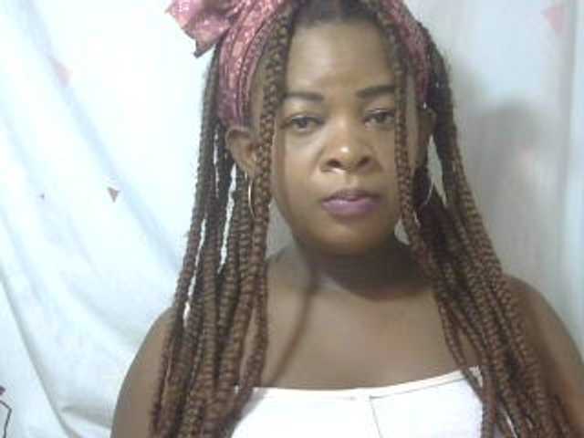 Love-Sexya live cam on BongaCams