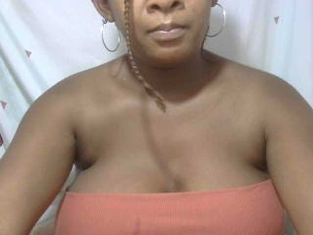 Love-Sexya live cam on BongaCams