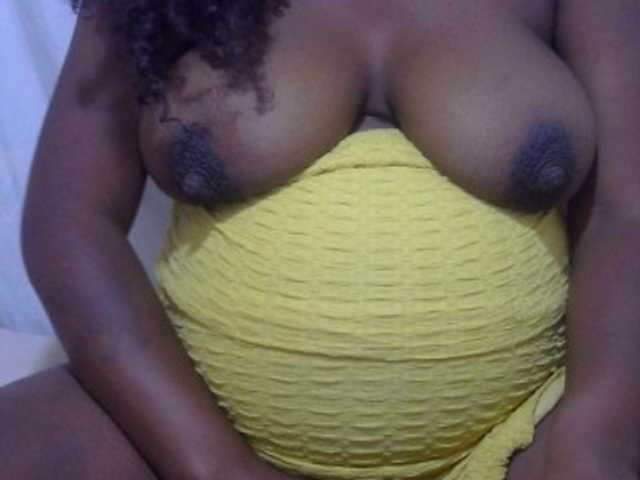 Love-Sexya live cam on BongaCams